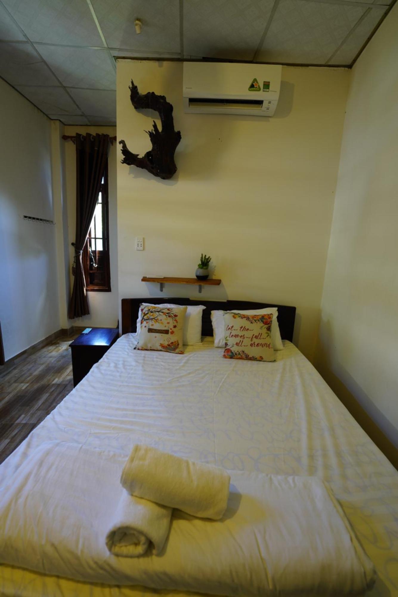 Ngo Khanh Homestay Tân Hiệ Exterior foto