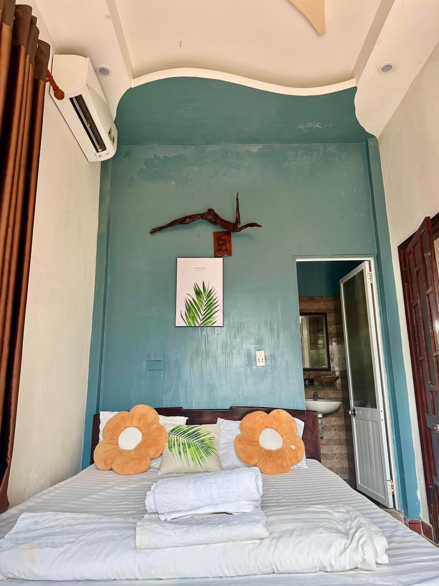 Ngo Khanh Homestay Tân Hiệ Exterior foto