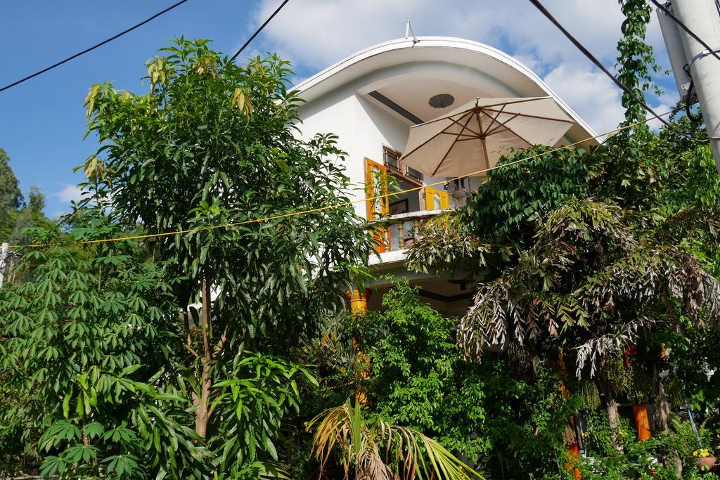 Ngo Khanh Homestay Tân Hiệ Exterior foto