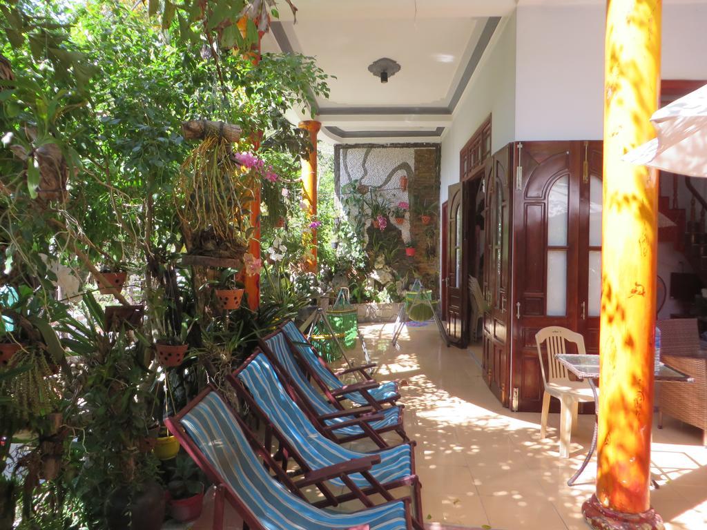 Ngo Khanh Homestay Tân Hiệ Exterior foto